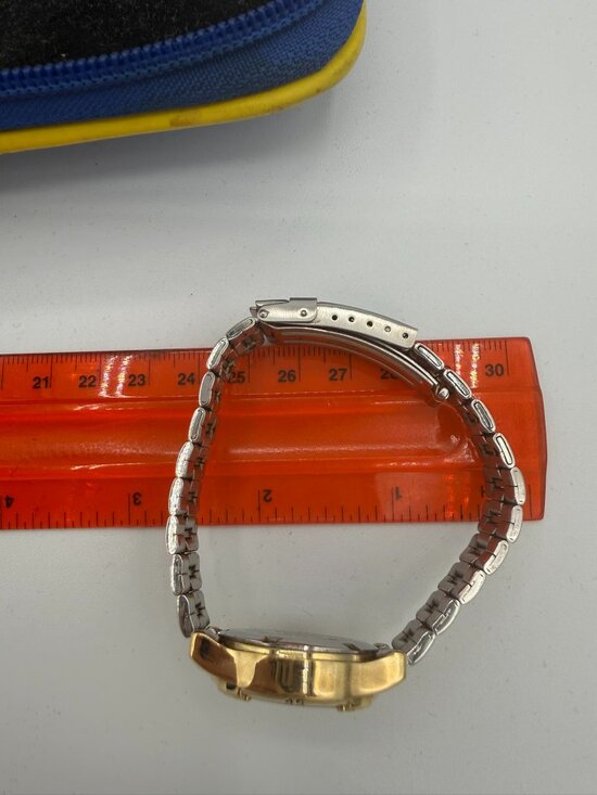 GUESS Two Tone Watch Gold Silver Bracelet Date Dial Water Resistant